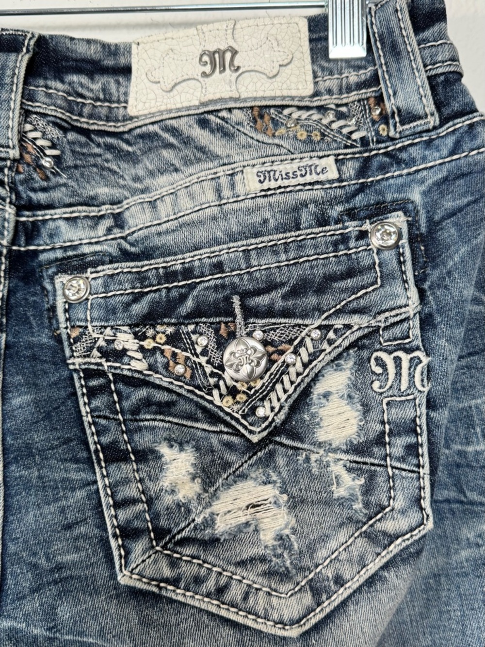 Miss Me Easy Boot Jeans Size 28 Mid Rise Embellished Distressed Back Pocket Y2K